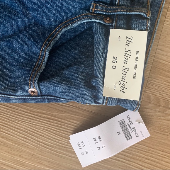 Abercrombie & Fitch Ultra High Rise 90s Slim Straight Jeans - Picture 6 of 7